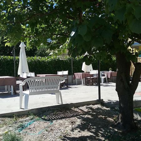 La Terrazza Del Barbaresco Bed & Breakfast Neviglie Exterior photo