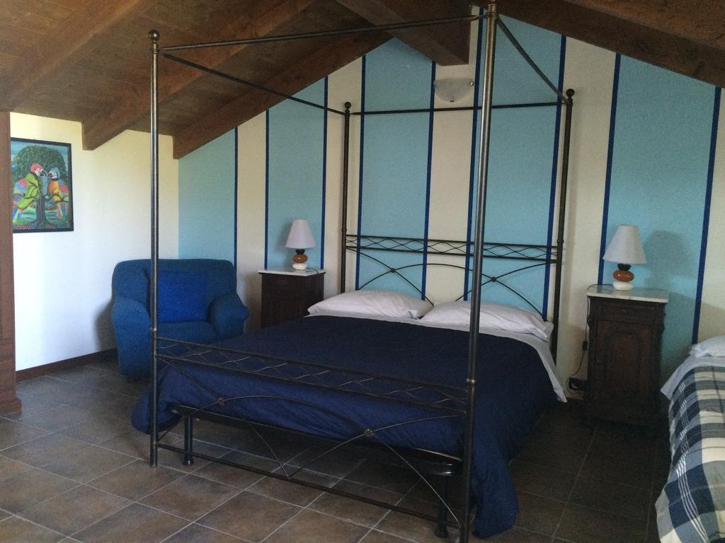 La Terrazza Del Barbaresco Bed & Breakfast Neviglie Room photo