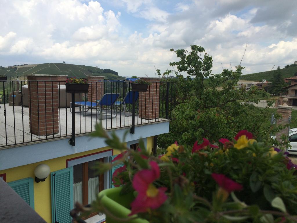 La Terrazza Del Barbaresco Bed & Breakfast Neviglie Room photo