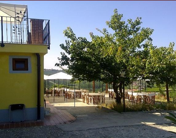 La Terrazza Del Barbaresco Bed & Breakfast Neviglie Exterior photo