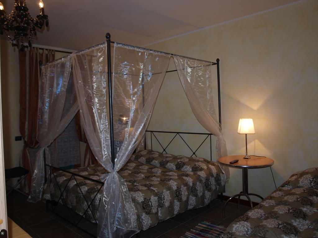 La Terrazza Del Barbaresco Bed & Breakfast Neviglie Room photo