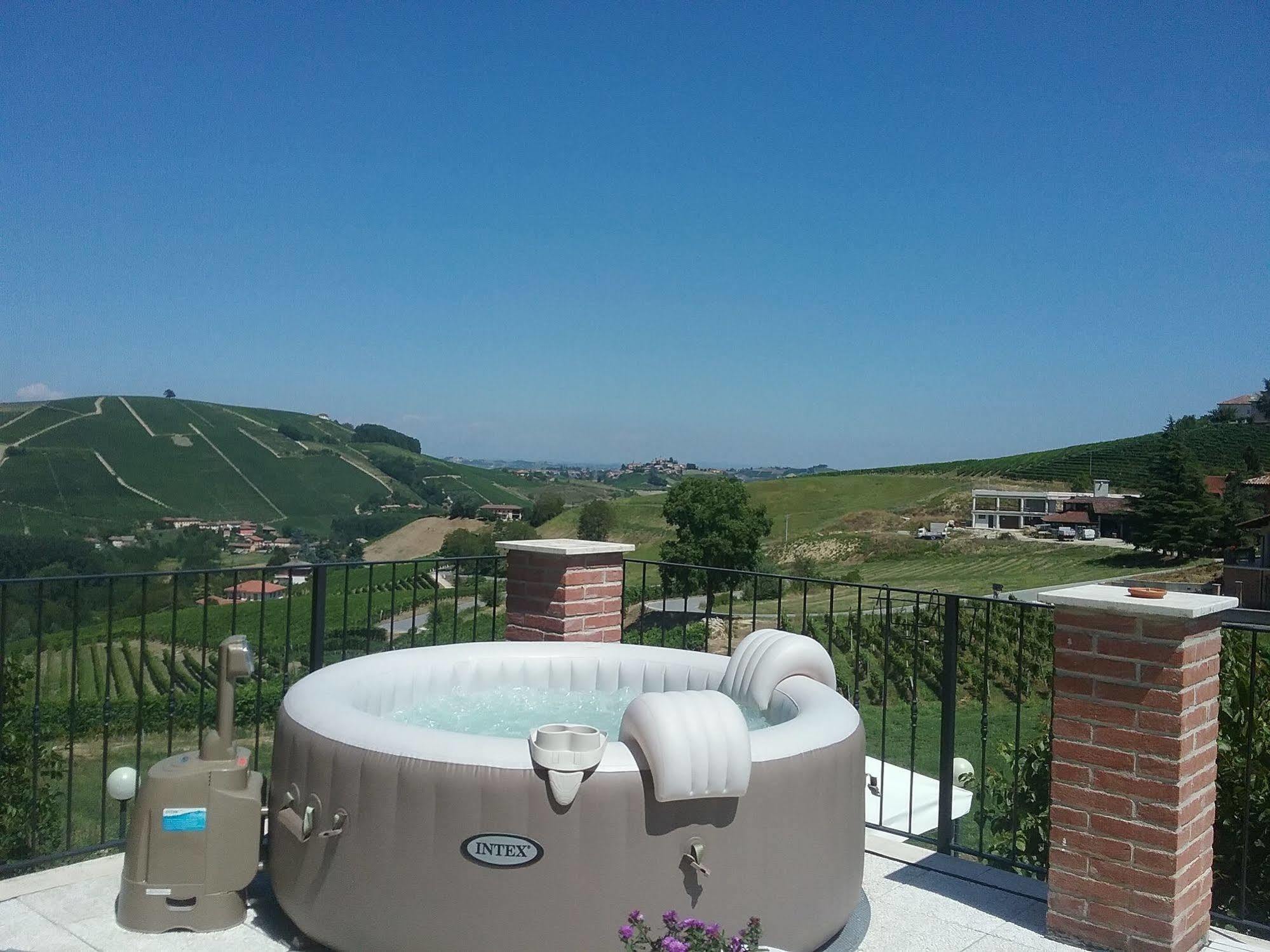 La Terrazza Del Barbaresco Bed & Breakfast Neviglie Exterior photo