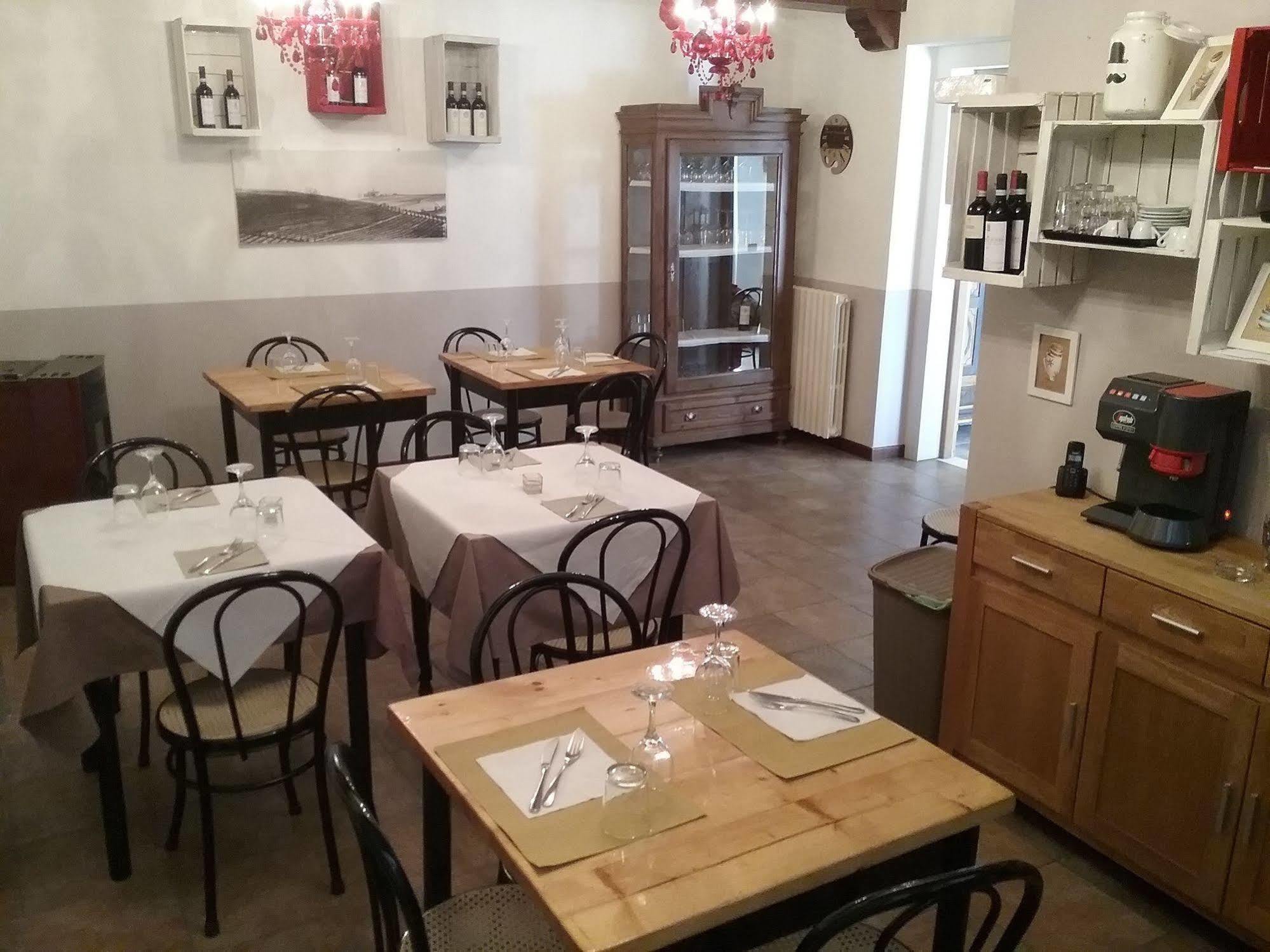 La Terrazza Del Barbaresco Bed & Breakfast Neviglie Exterior photo