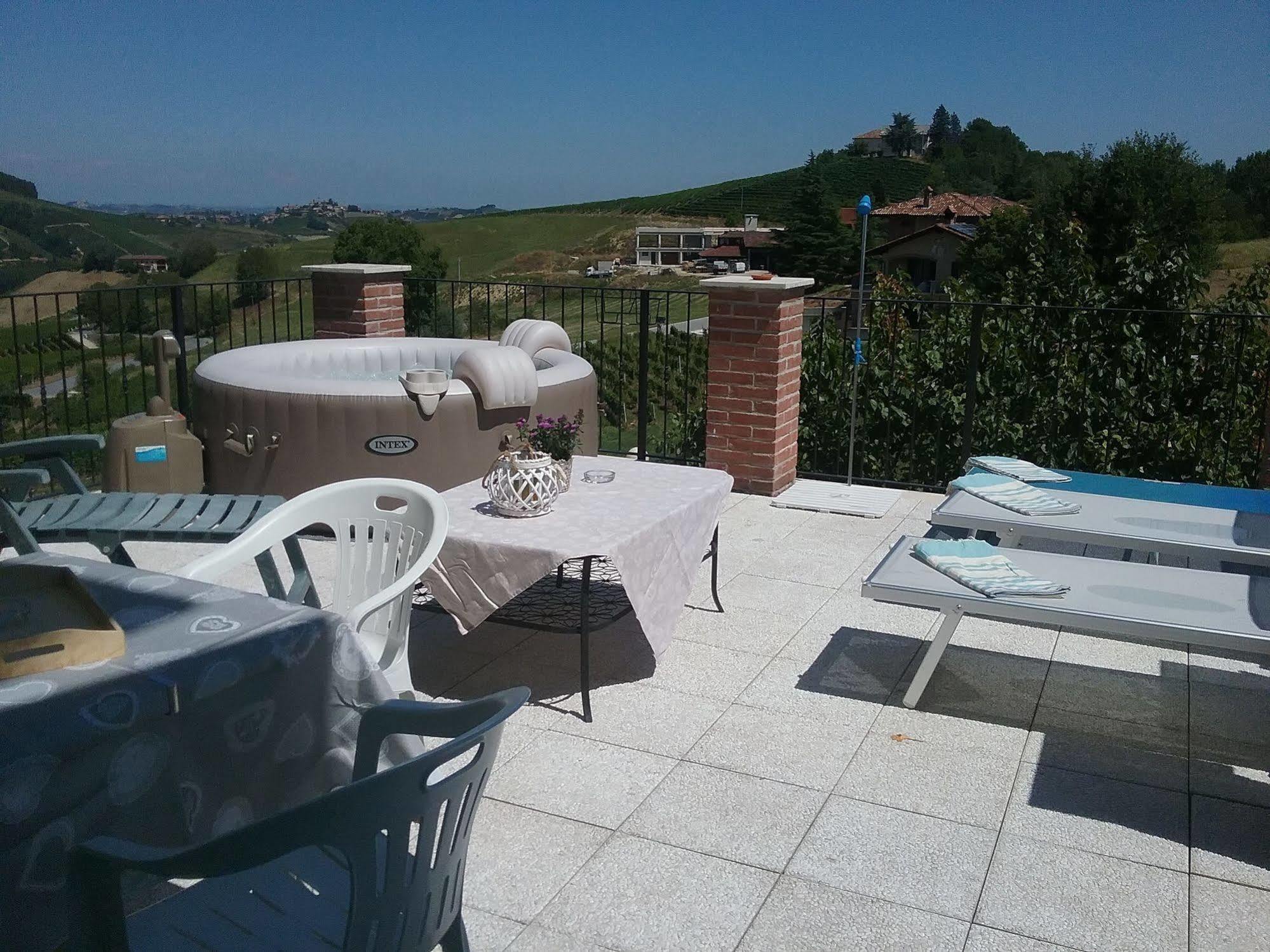 La Terrazza Del Barbaresco Bed & Breakfast Neviglie Exterior photo
